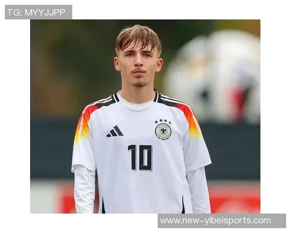 瑞天空报道曼联纽卡法兰克福争夺阿贾克斯17岁中场新星莫吉奥 瑞天空报道曼联纽卡法兰克福争夺阿贾克斯17岁中场新星莫吉奥