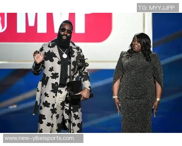 小里弗斯谈威少与狄龙的激情对比揭示温柔内心的真实一面