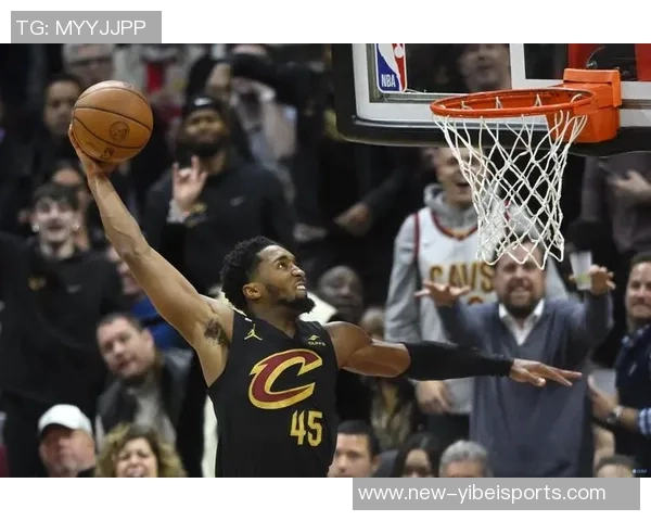 米切尔全场最高35分助球队获胜展现领袖风范与出色表现